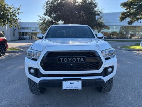 Used 2016 Toyota Tacoma SR5 image 2