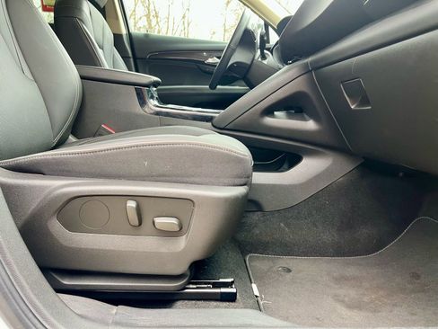 Used 2023 Buick Envision Essence image 14