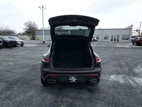 Used 2023 Porsche Macan AWD/4WD image 23