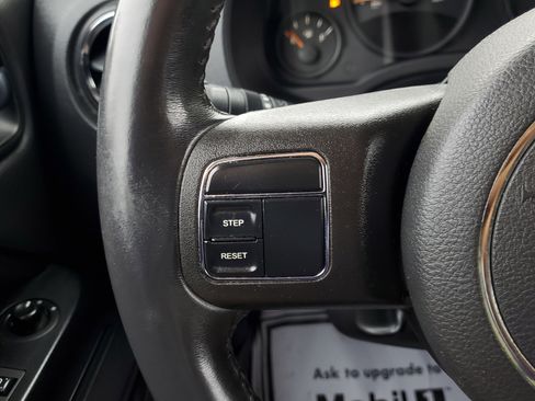 Used 2017 Jeep Patriot Latitude image 23