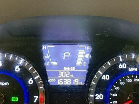 Used 2013 Hyundai Accent GLS FWD image 12