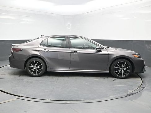 Used 2024 Toyota Camry SE FWD image 8