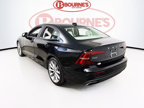 Used 2020 Volvo S60 T6 Momentum image 9