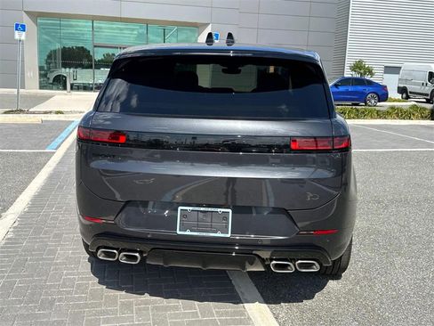 New 2025 Land Rover Range Rover Sport Dynamic SE image 5