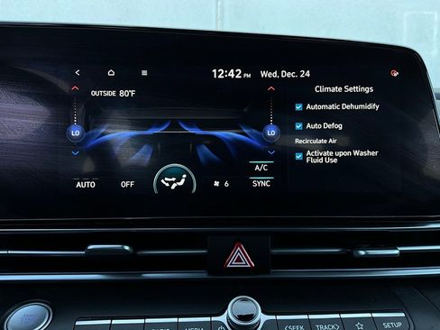 Used 2025 Hyundai Elantra SEL image 31