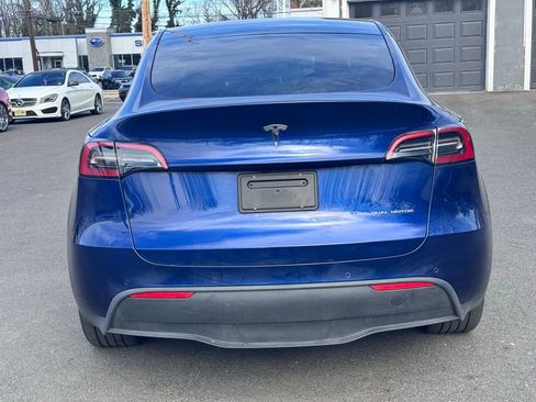 Used 2022 Tesla Model Y Long Range image 7