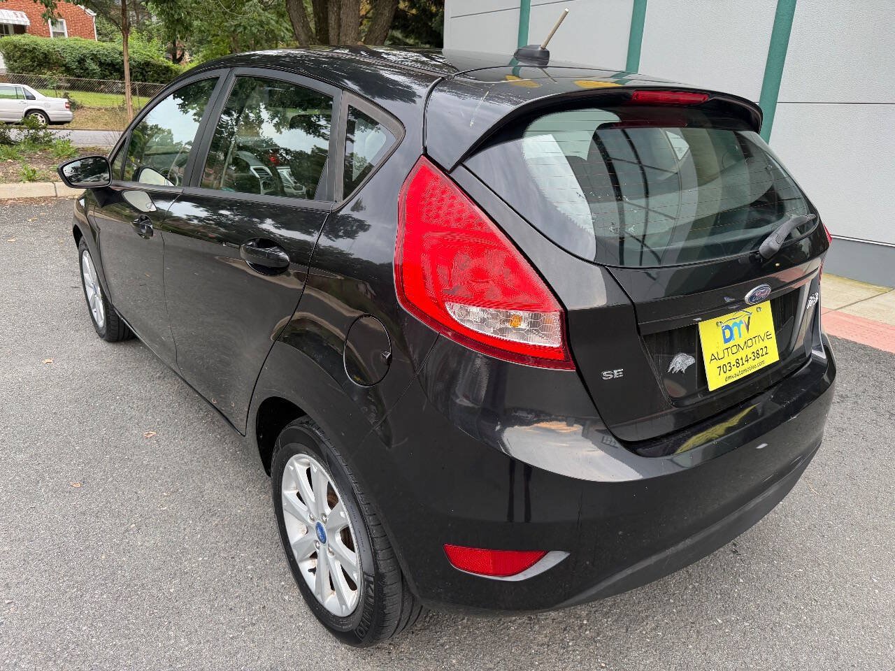 Used 2012 Ford Fiesta SE FWD image 4