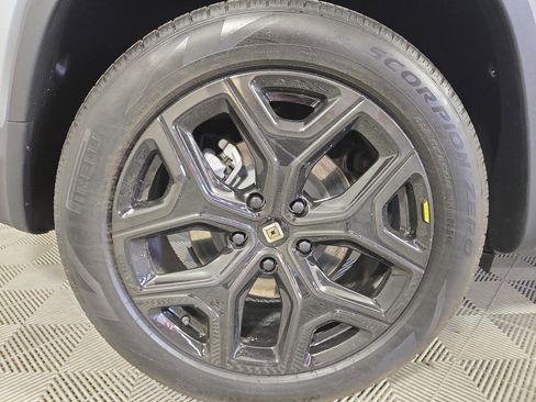 Used 2024 Rivian R1S Adventure AWD/4WD image 12