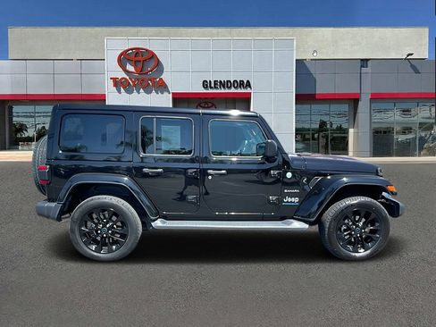 Used 2024 Jeep Wrangler Unlimited Sahara w/ Technology Group AWD/4WD image 2