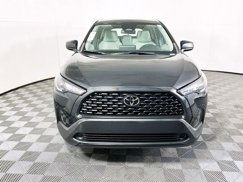 Used 2023 Toyota Corolla Cross L image 8