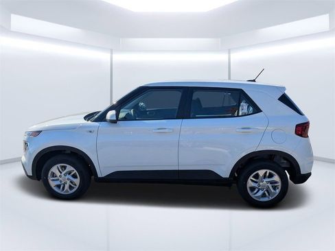 New 2026 Hyundai Venue SE image 6