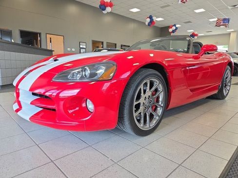 Used 2004 Dodge Viper SRT-10 RWD image 3