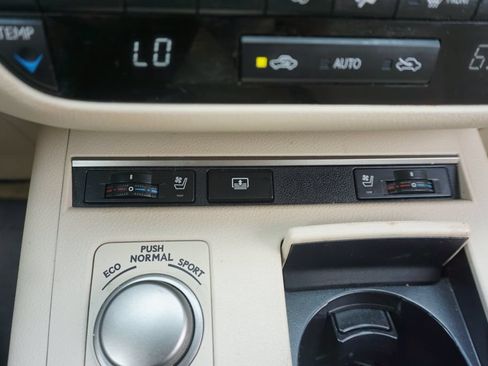 Used 2013 Lexus ES 350 w/ Luxury Pkg FWD image 13