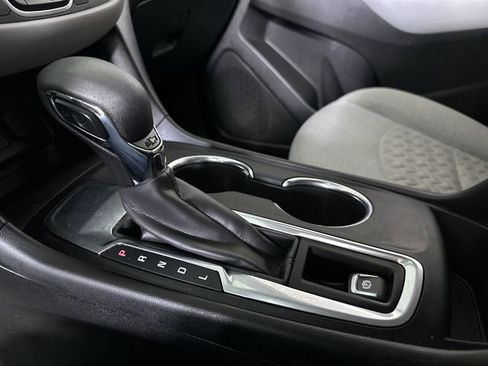 Used 2022 Chevrolet Equinox LT FWD image 16