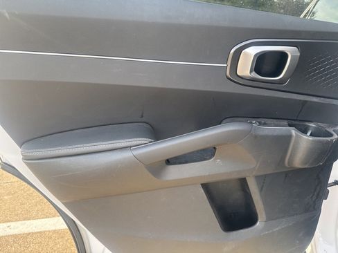 Used 2025 Kia Sorento S w/ Panoramic Sunroof Package image 17