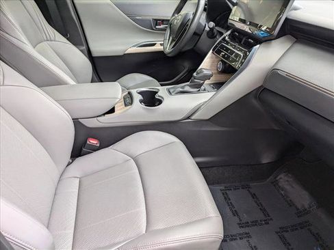 Used 2021 Toyota Venza Limited w/ Advanced Technology Package image 20