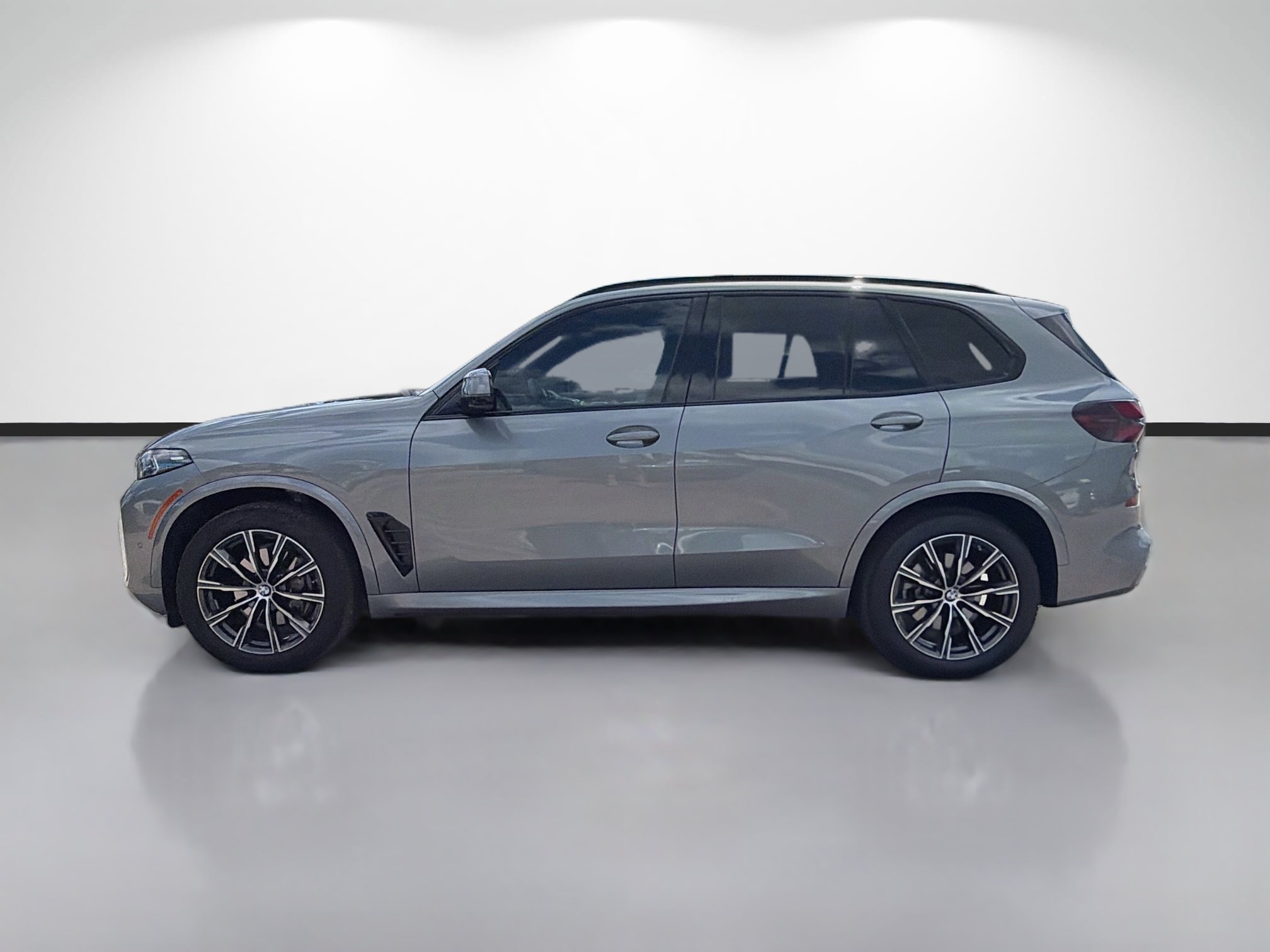 Certified 2025 BMW X5 sDrive40i w/ M Sport Package RWD image 6