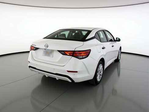 Used 2025 Nissan Sentra S image 9