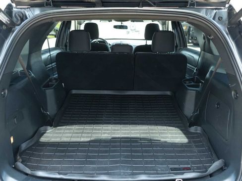 Used 2018 Ford Explorer XLT w/ Equipment Group 201A FWD image 8