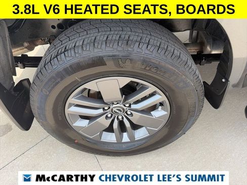 Used 2025 Nissan Frontier SV w/ SV Convenience Package image 22