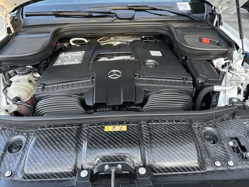 Certified 2025 Mercedes-Benz GLS 580 4MATIC image 54