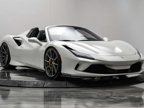 Used 2022 Ferrari F8 Tributo RWD image 31