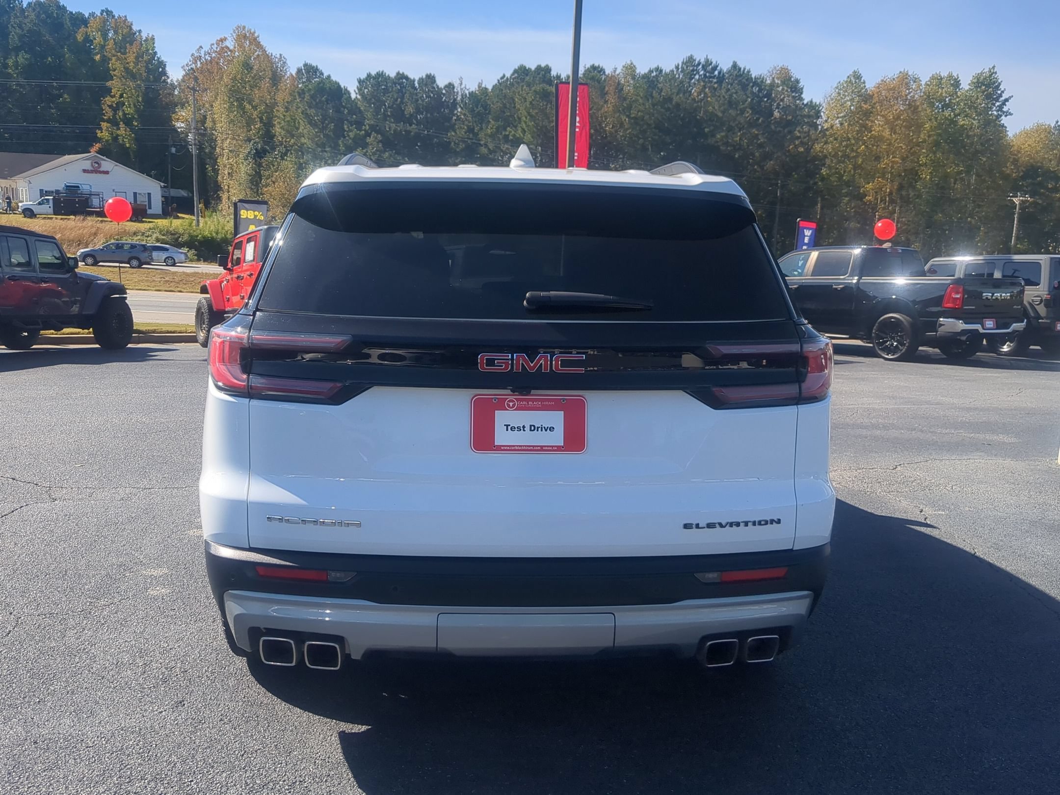 Used 2025 GMC Acadia Elevation w/ Elevation Premium Package FWD image 6