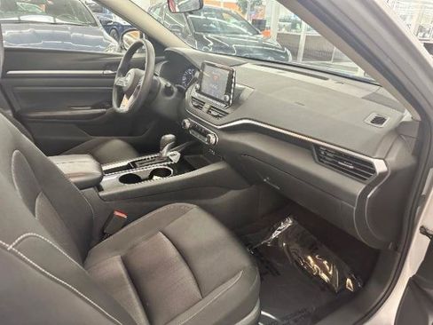 Used 2021 Nissan Altima 2.5 SV FWD image 8