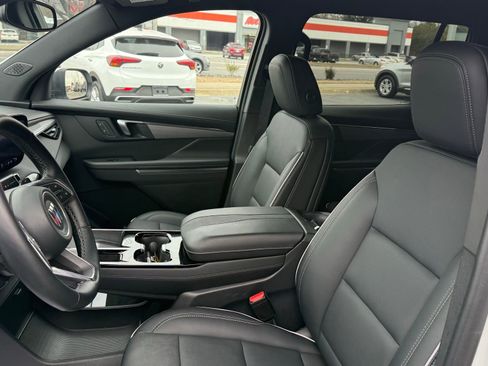 Used 2025 Buick Enclave Preferred image 33