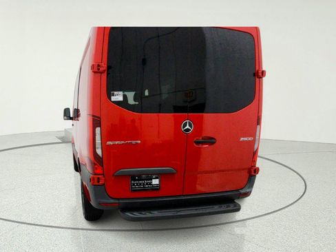 Used 2025 Mercedes-Benz Sprinter 2500 image 11