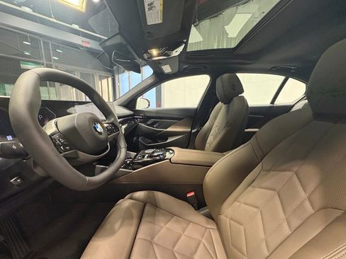 Used 2026 BMW 530i xDrive w/ Premium Package AWD/4WD image 15