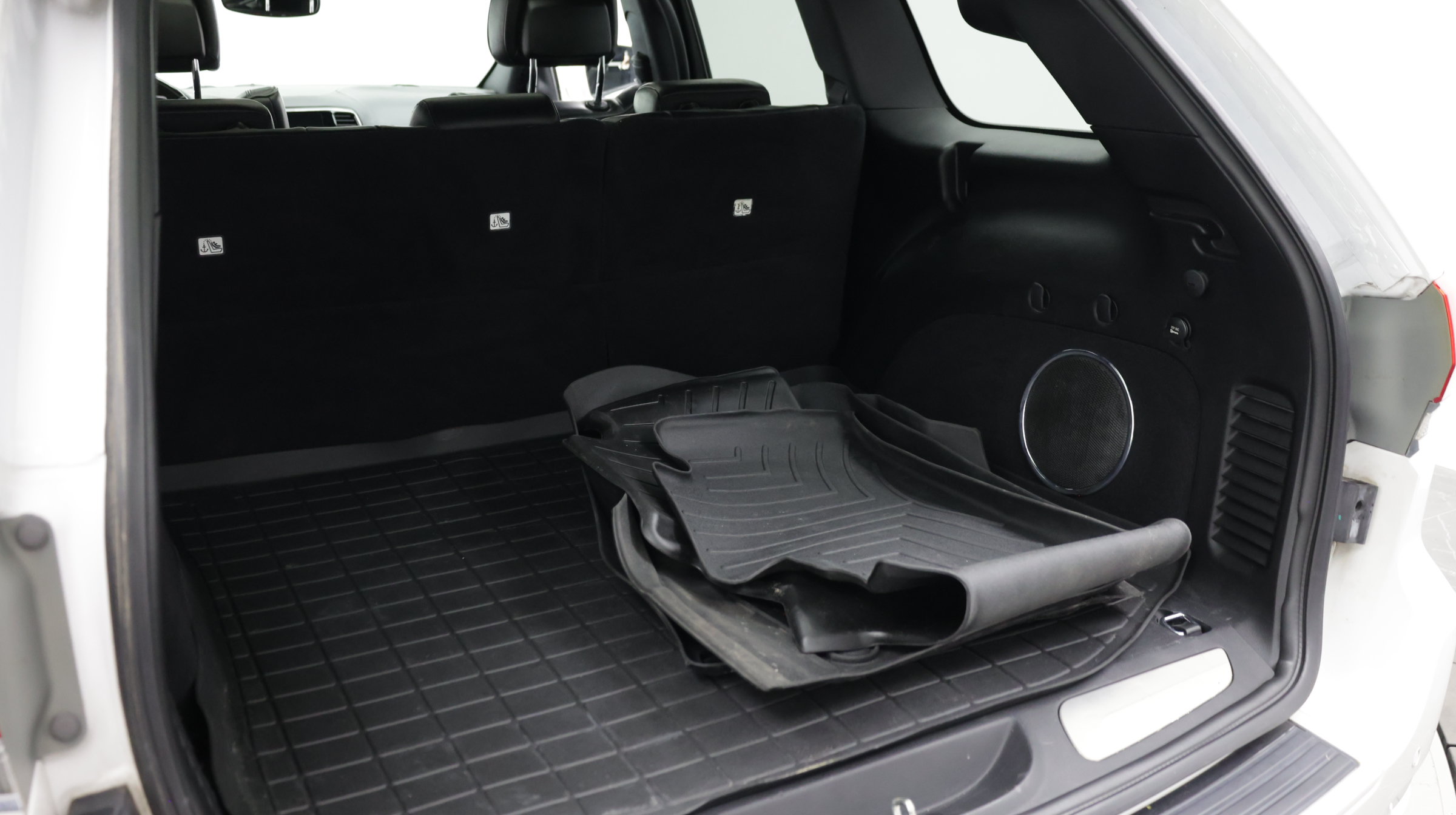 Used 2020 Jeep Grand Cherokee Overland RWD image 33