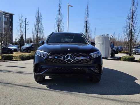 Used 2025 Mercedes-Benz GLC 300 4MATIC image 5