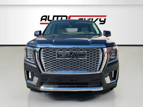 Used 2024 GMC Yukon Denali w/ Advanced Technology Package AWD/4WD image 2