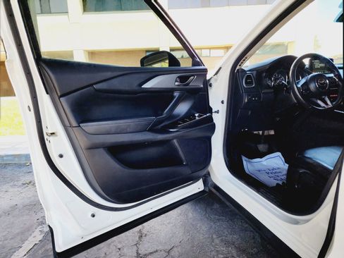 Used 2019 MAZDA CX-9 Touring image 14