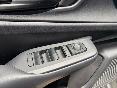 Used 2026 Toyota Prius Plug-In Hybrid FWD image 6