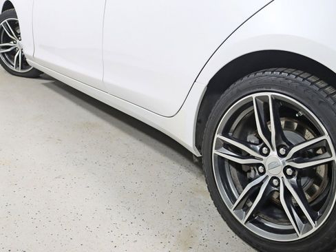 Used 2018 Cadillac CTS Luxury image 12