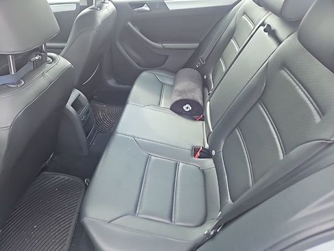 Used 2014 Volkswagen Jetta SE image 5