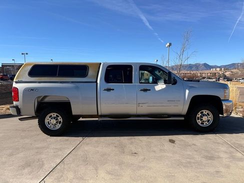 Used 2010 Chevrolet Silverado 2500 LT w/ Interior Plus Package image 10