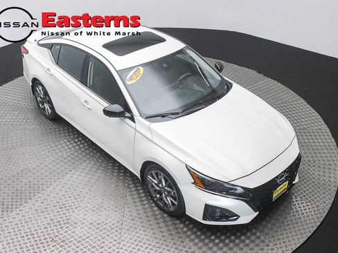 Used 2024 Nissan Altima 2.0 SR FWD image 3