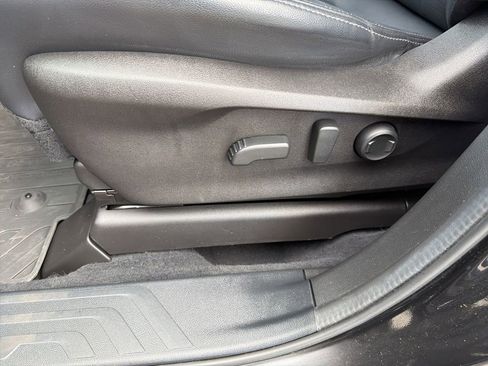 Used 2022 Subaru Ascent Limited w/ Technology Package image 18