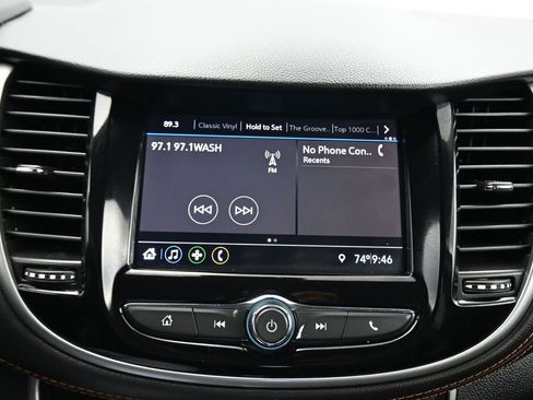Used 2020 Chevrolet Trax LT w/ LT Convenience Package image 16