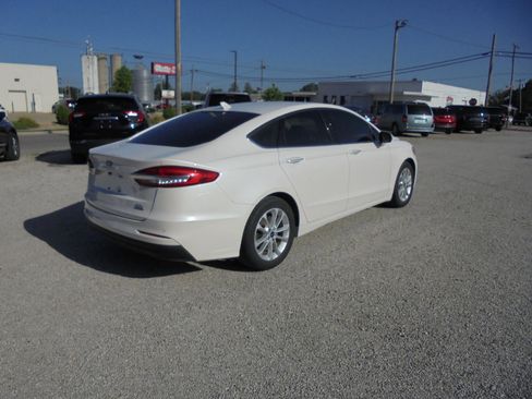 Used 2020 Ford Fusion SEL image 4
