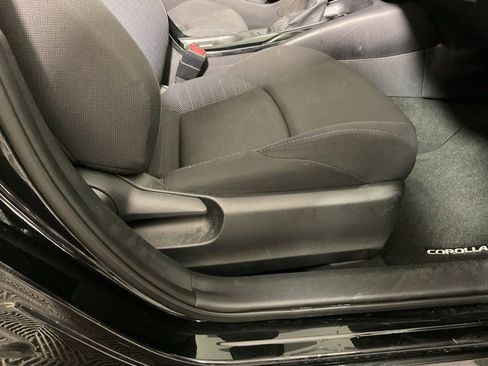 Used 2022 Toyota Corolla SE w/ SE Premium Package FWD image 38
