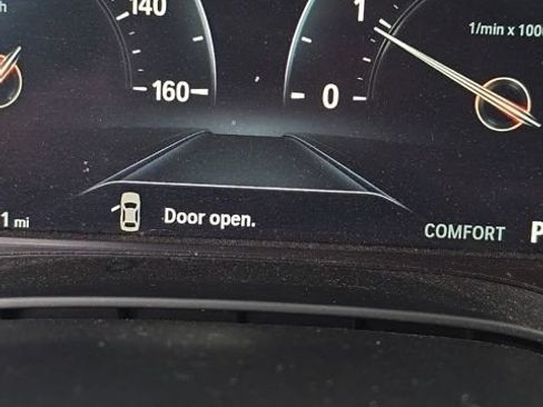 Used 2017 BMW 540i xDrive AWD/4WD image 8