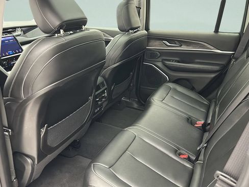 Used 2023 Jeep Grand Cherokee 4WD 4xe image 9