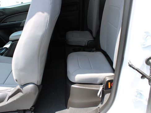 Used 2022 Chevrolet Colorado W/T w/ WT Convenience Package RWD image 17