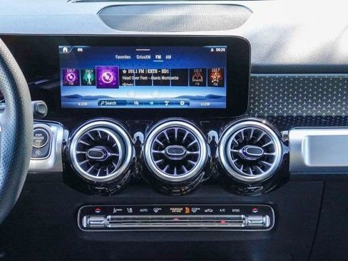 Used 2024 Mercedes-Benz GLB 250 GLB 250 image 13