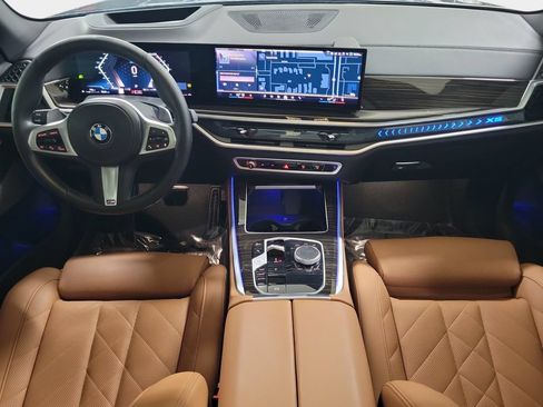 Used 2025 BMW X5 sDrive40i w/ M Sport Package RWD image 12