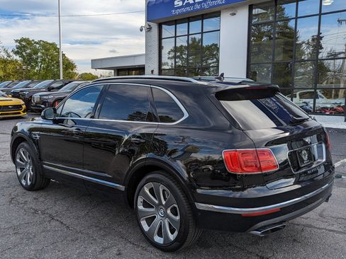 Used 2018 Bentley Bentayga Mulliner image 10
